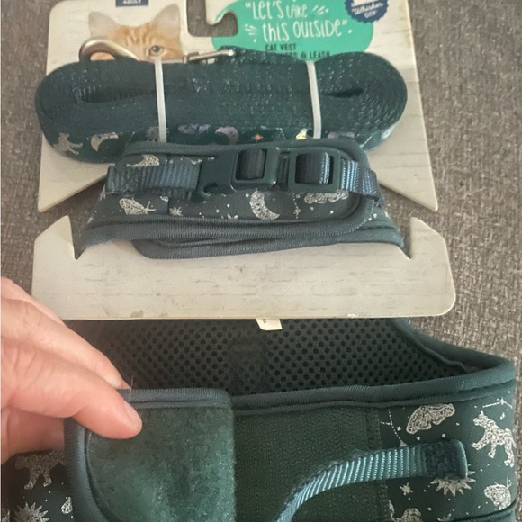 Whisker City Adult Cat Harness - Picture 2 of 4